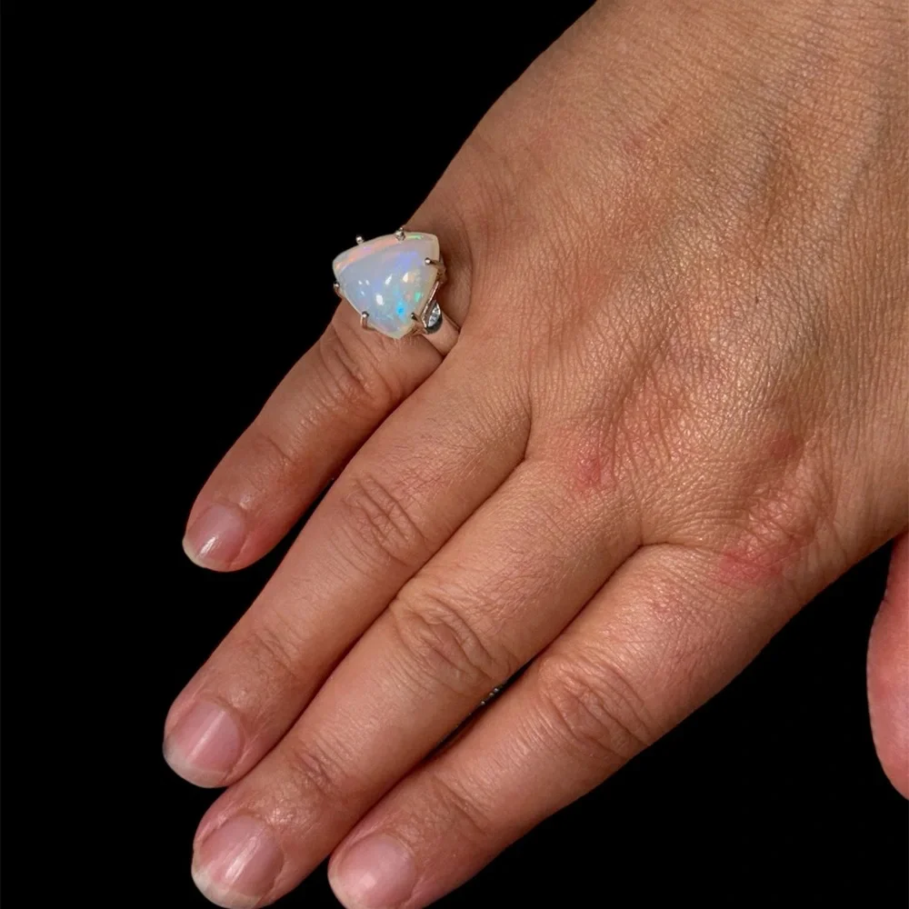 4.5 Carat Opal Ring in 925 Sterling Silver – Size 6.5